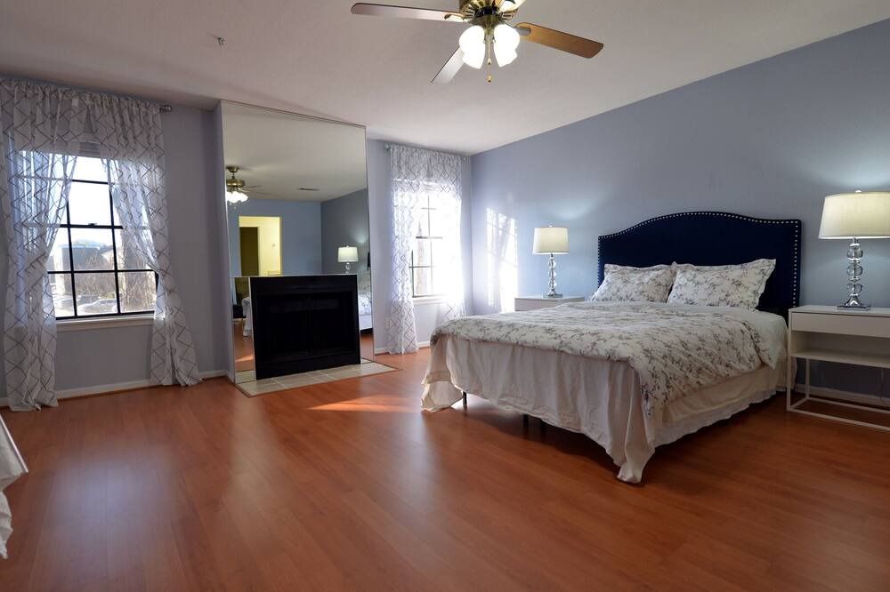 Photo of Bedroom in Westchase
