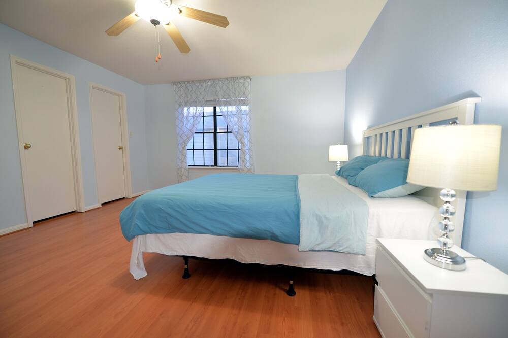 Photo of Bedroom in Westchase