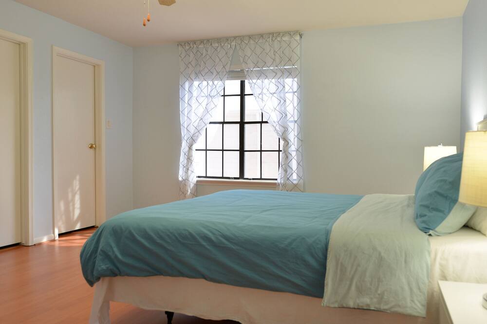 Photo of Bedroom in Westchase