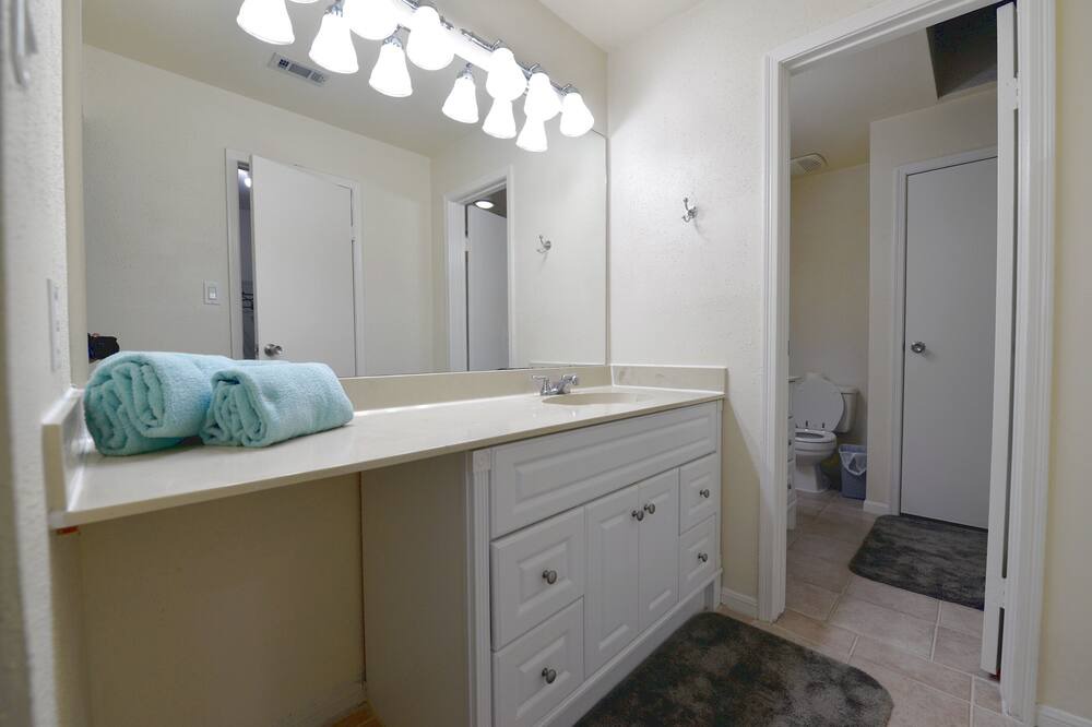 Photo of Bedroom in Westchase