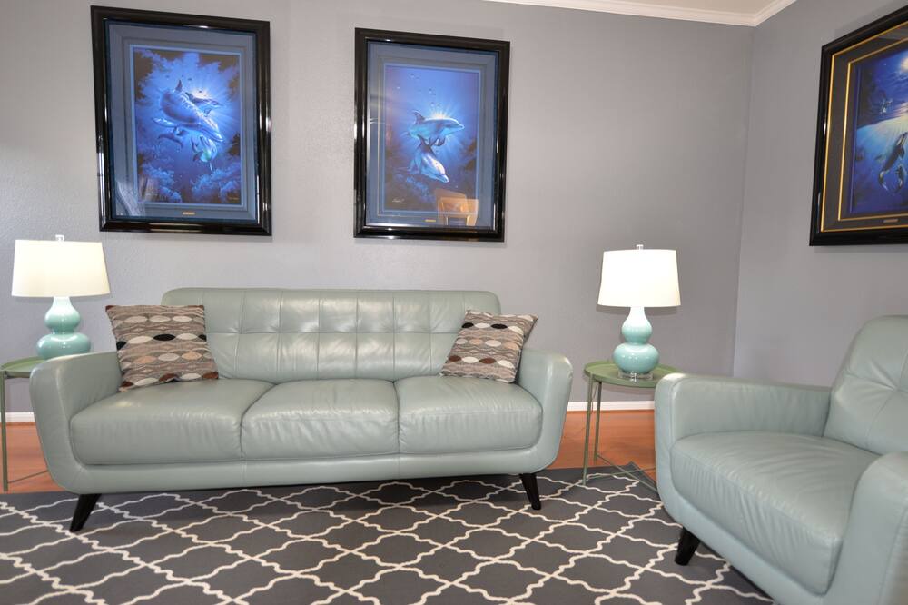 Photo of Livingroom in Westchase