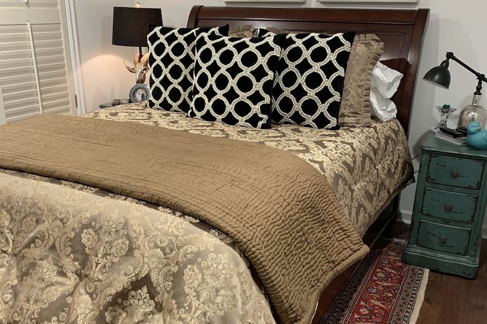 Photo of Bedroom in Jemez Springs