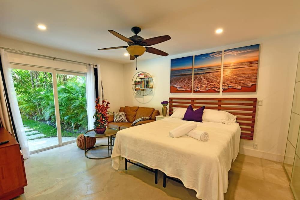 Photo of Bedroom in South Middle River