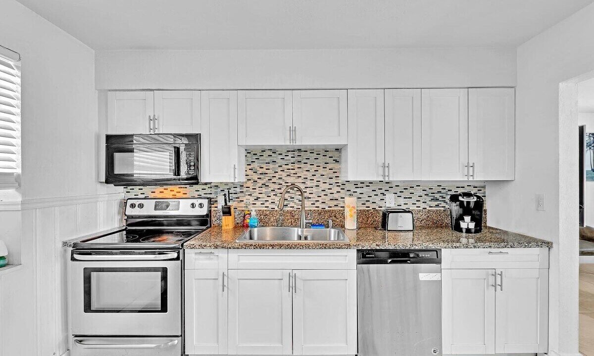 Photo of Kitchen in Royal Poinciana