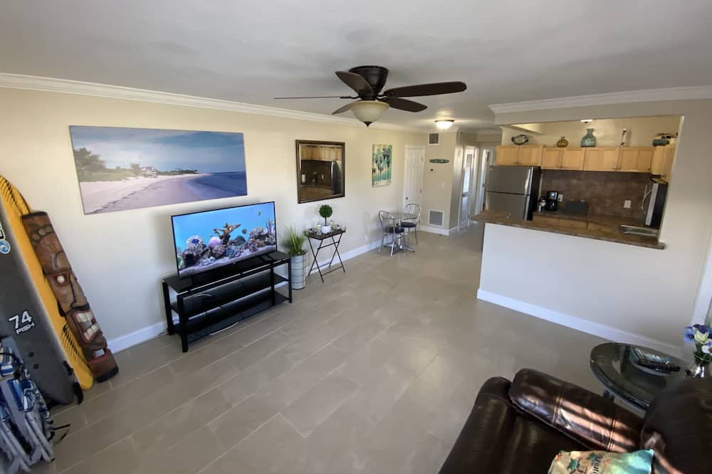 Photo of Livingroom in Harbor Village