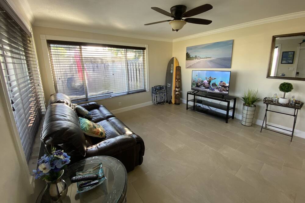 Photo of Bedroom in Harbor Village