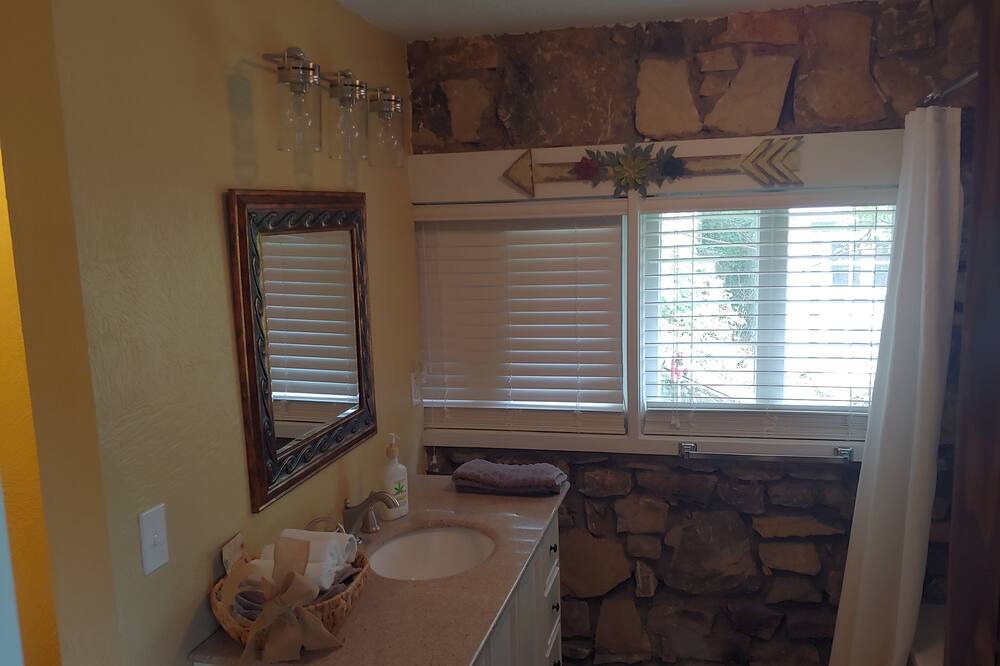 Photo of Bathroom in Branson