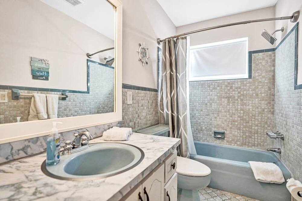 Photo of Bathroom in Victoria Park