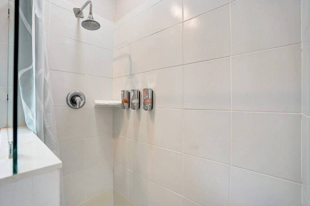 Photo of Bathroom in Victoria Park