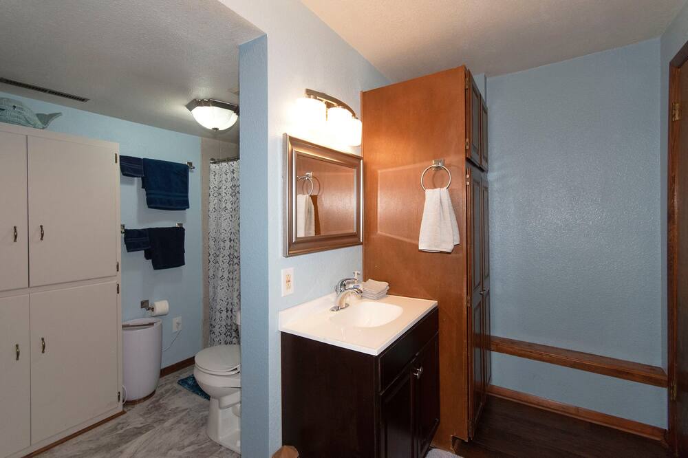 Photo of Bathroom in Village Seven