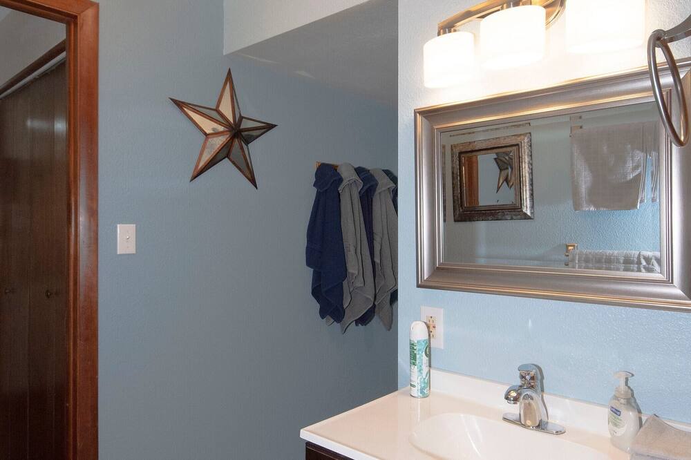 Photo of Bathroom in Village Seven
