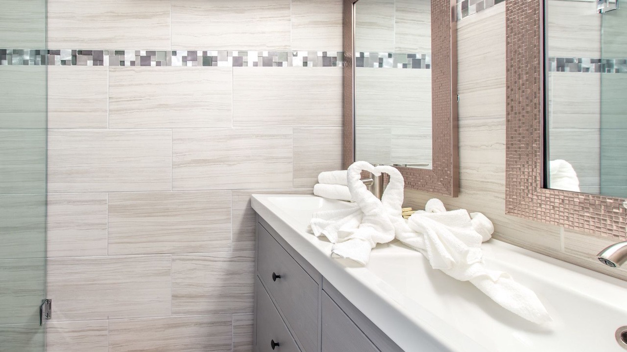Photo of Bathroom in Hollywood Lakes