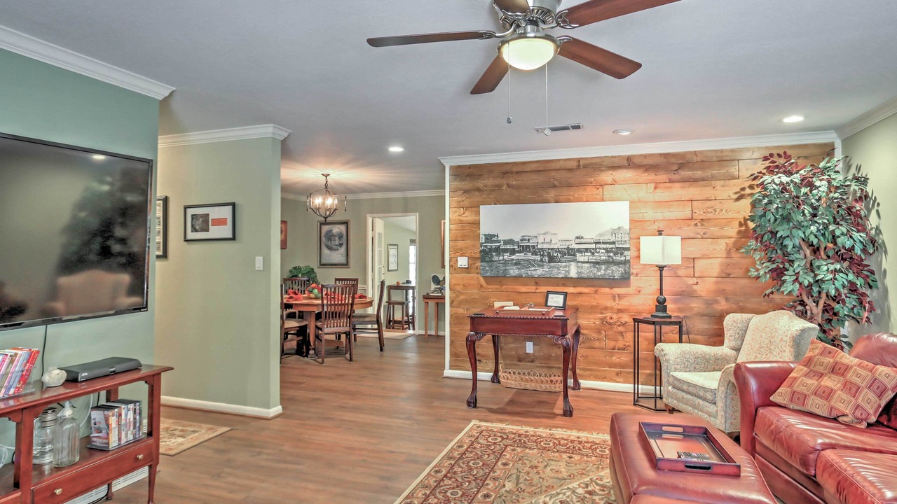 Photo of Livingroom in Glen Rose