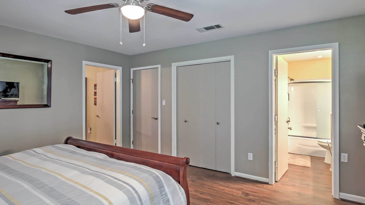 Photo of Bedroom in Glen Rose