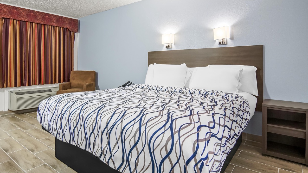 Photo of Bedroom in Weatherford