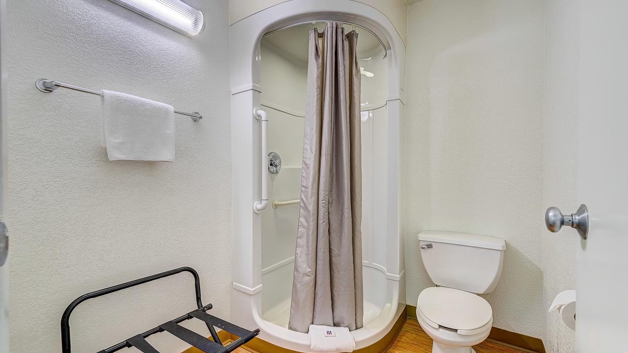 Photo of Bathroom in Dupont