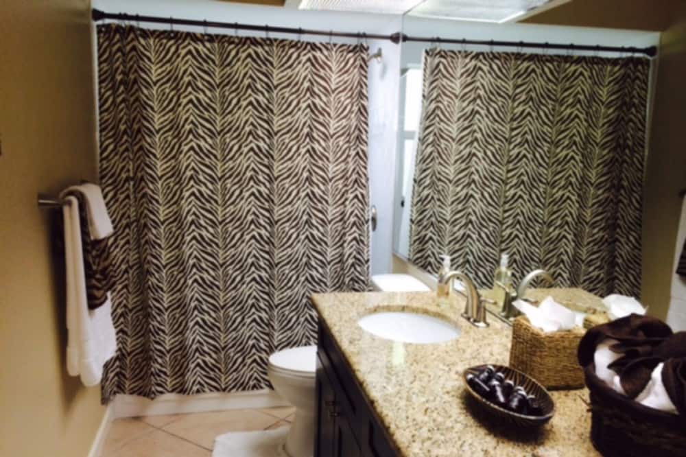 Photo of Bathroom in Lely Golf Estates