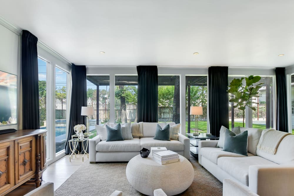 Photo of Bedroom in Pemberton Heights