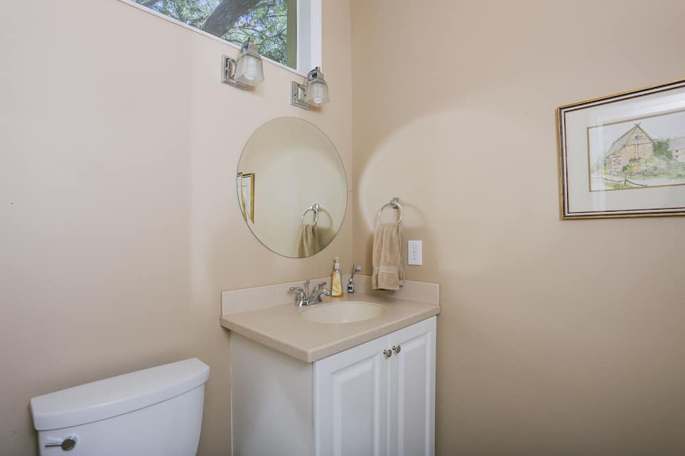 Photo of Bathroom in Myrtle Trace