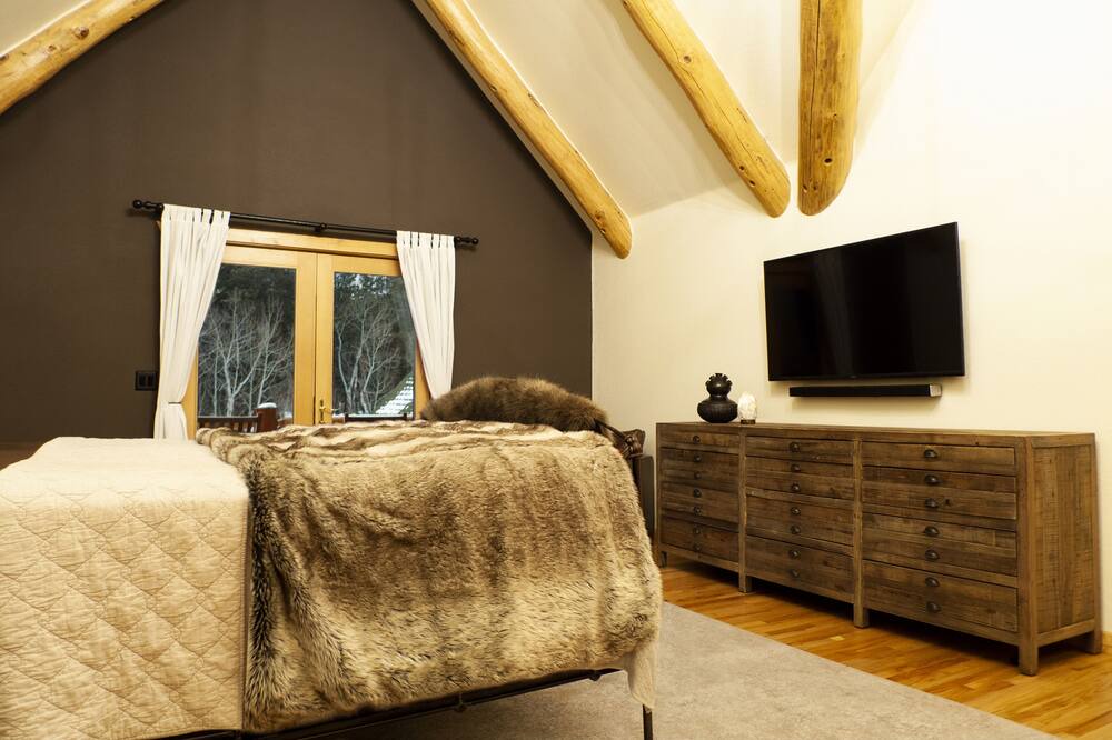Photo of Bedroom in Twin Lakes