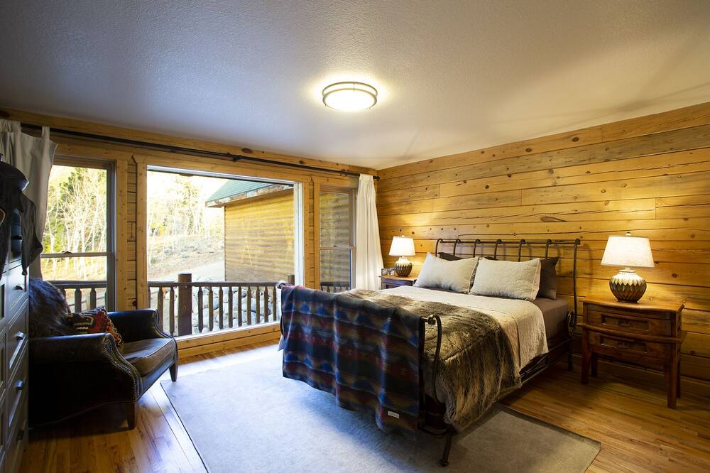 Photo of Bedroom in Twin Lakes