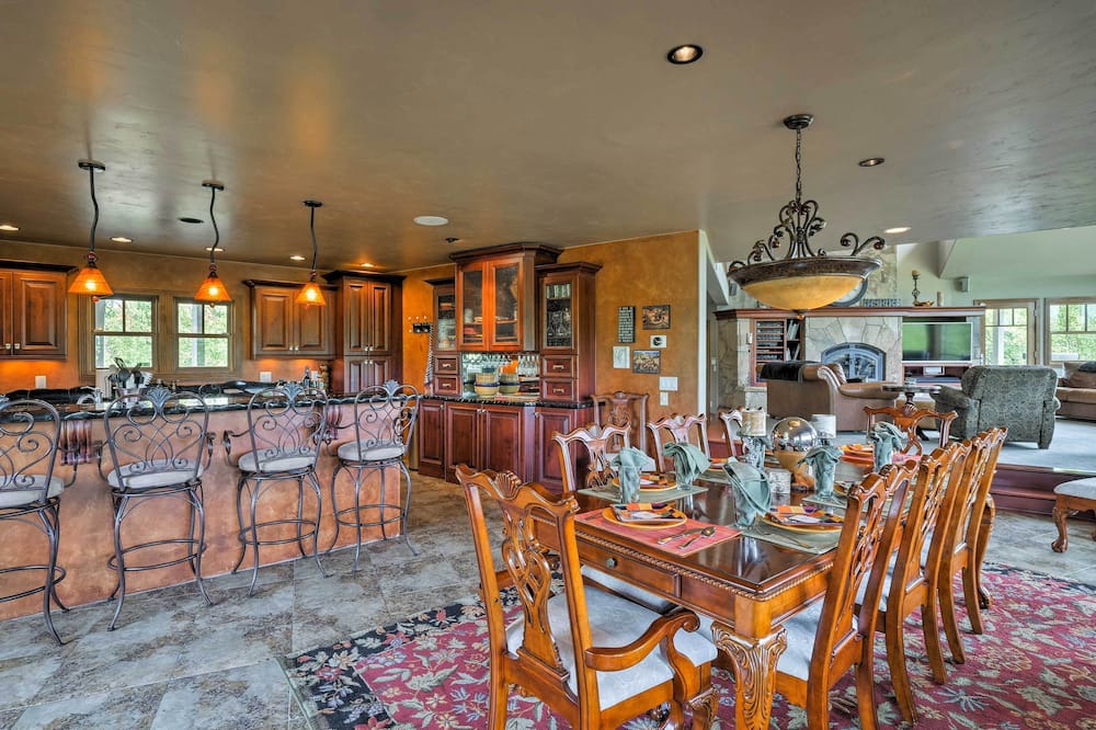 Photo of Livingroom in Leadville