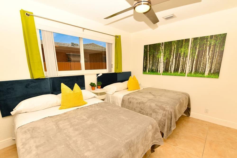 Photo of Bedroom in Imperial Point