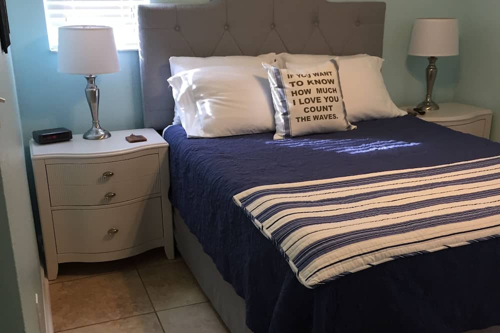 Photo of Bedroom in Alligator Point