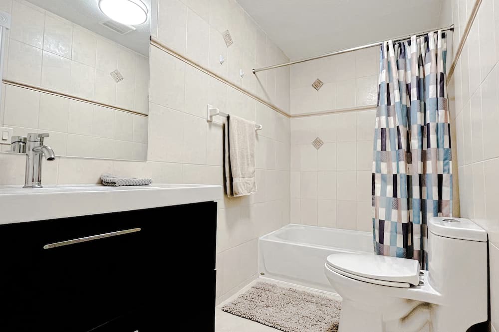 Photo of Bathroom in Royal Poinciana