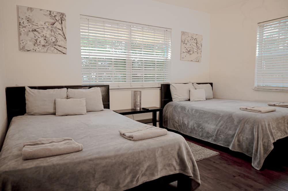 Photo of Bedroom in Royal Poinciana