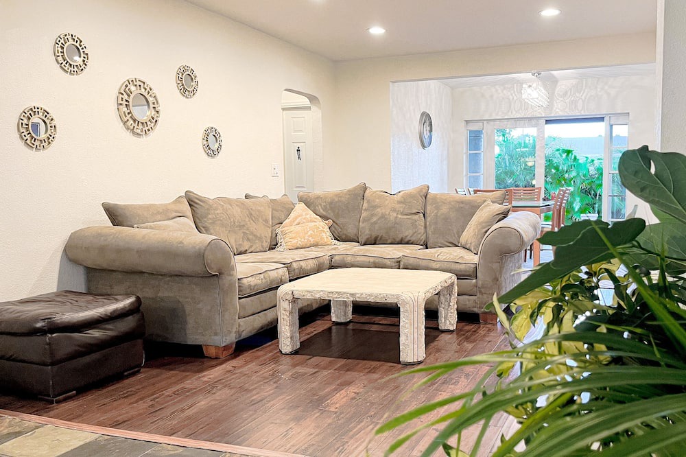 Photo of Livingroom in Royal Poinciana