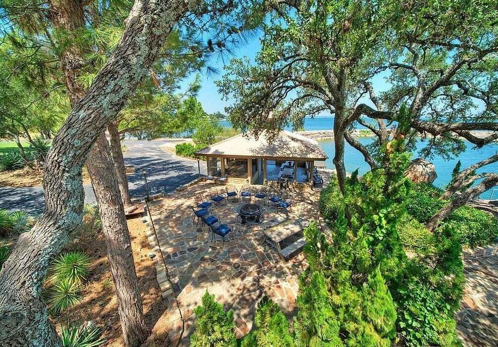 Photo of Patio Balcony in Buchanan Dam