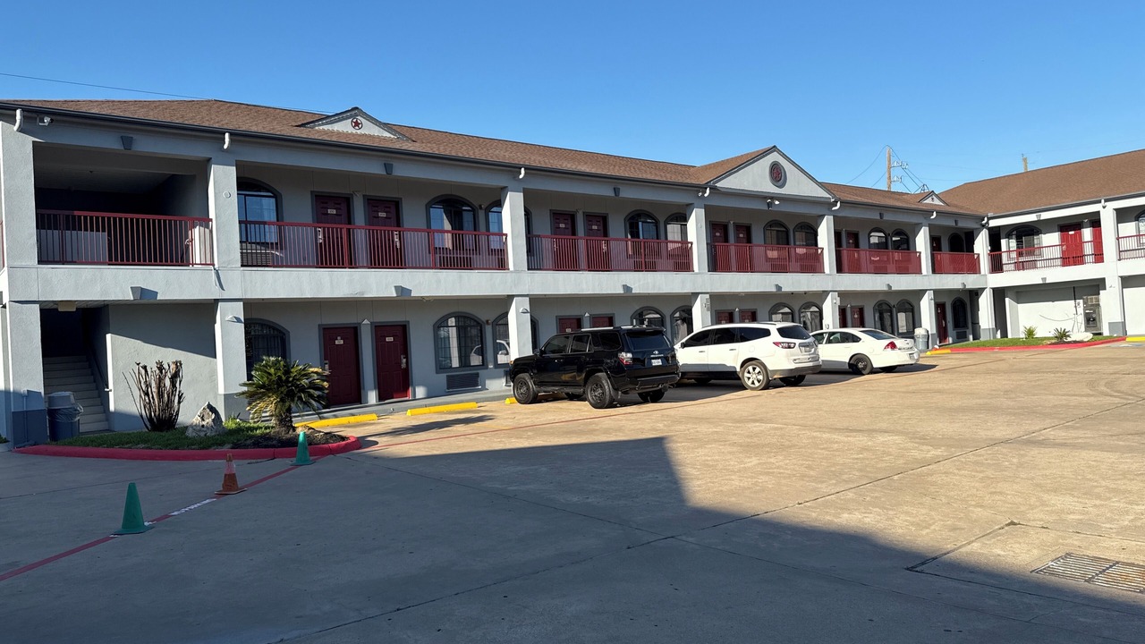 Photo of Outdoor in FM 1960