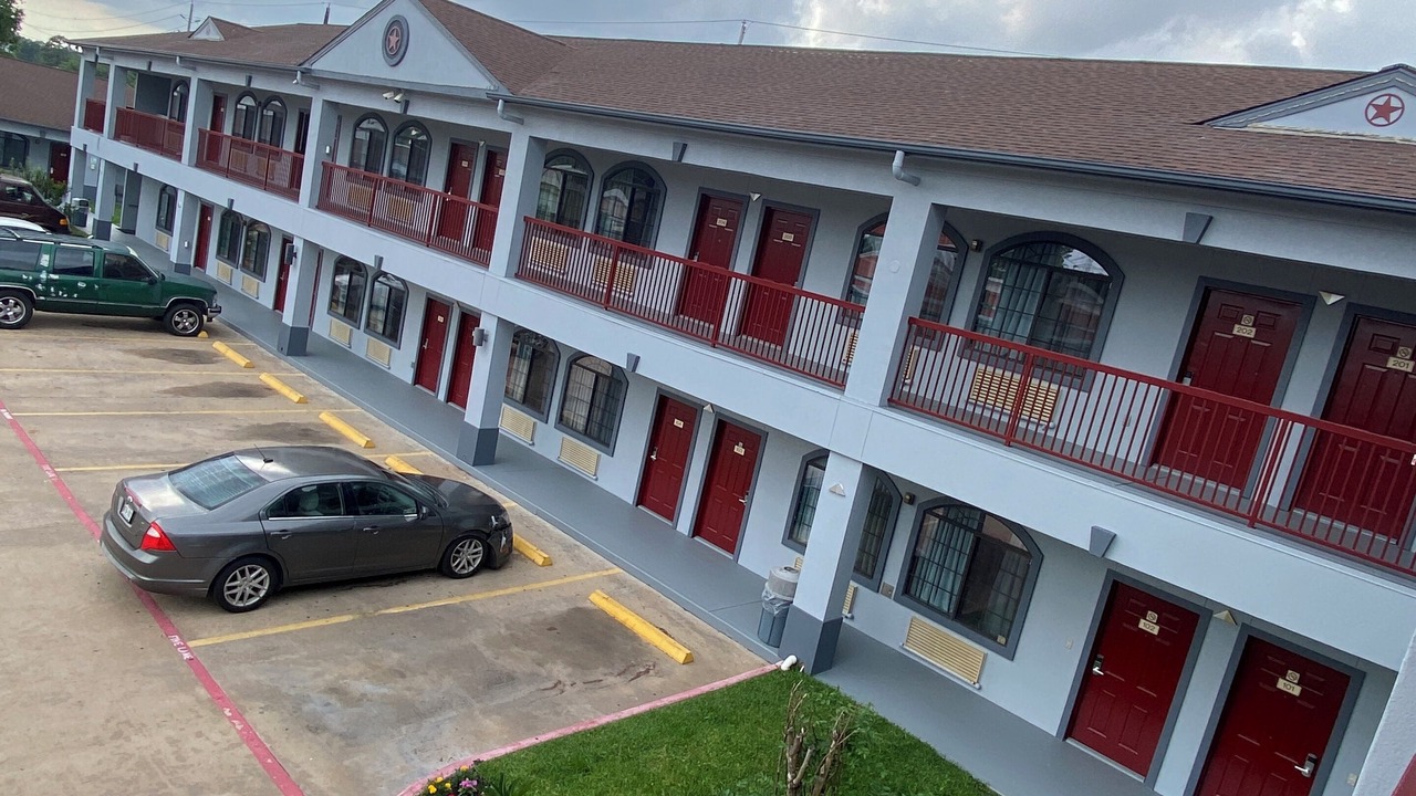 Photo of Outdoor in FM 1960