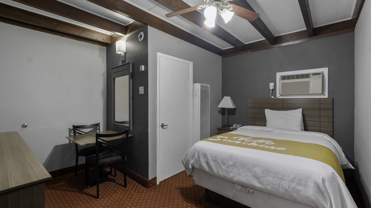 Photo of Bedroom in Ruidoso