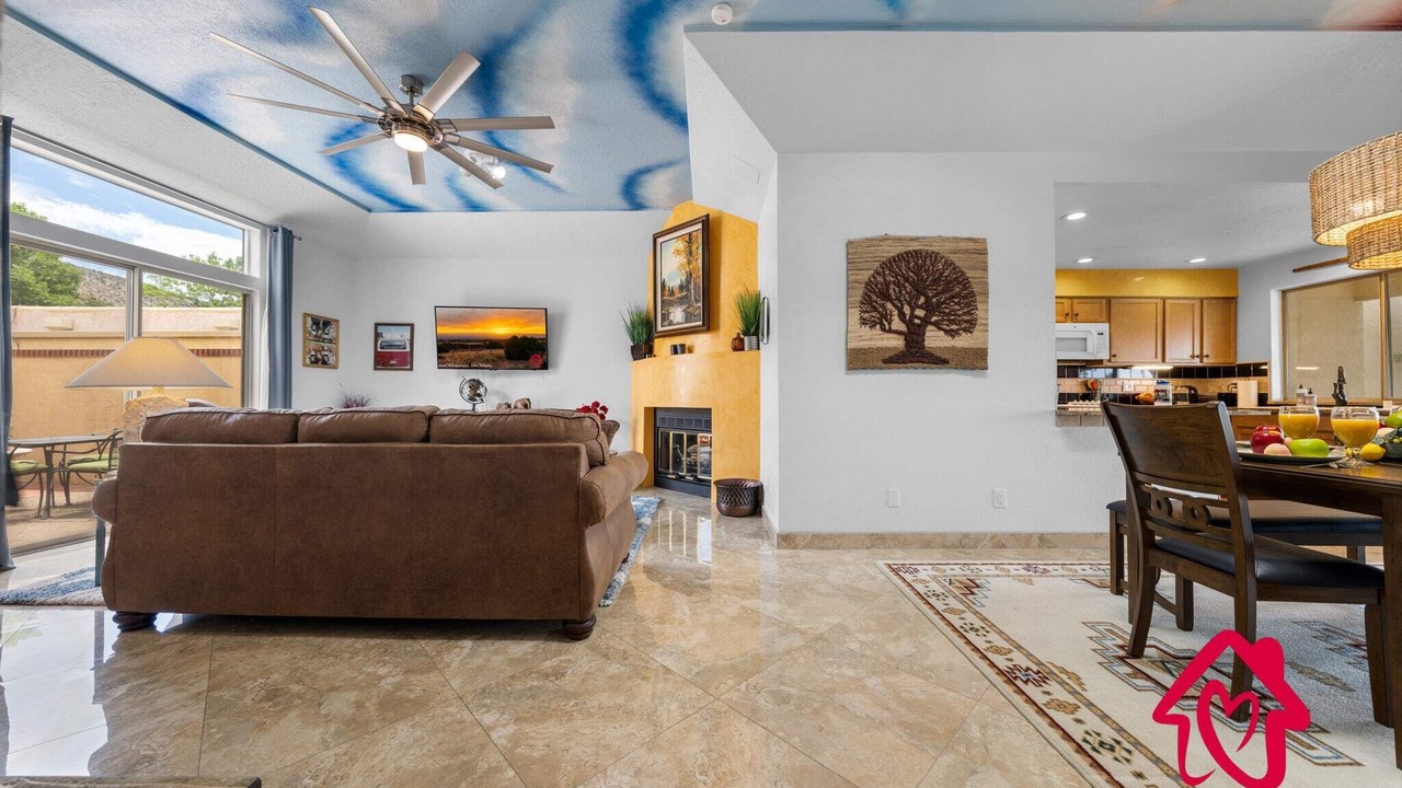 Photo of Livingroom in Northeast Heights