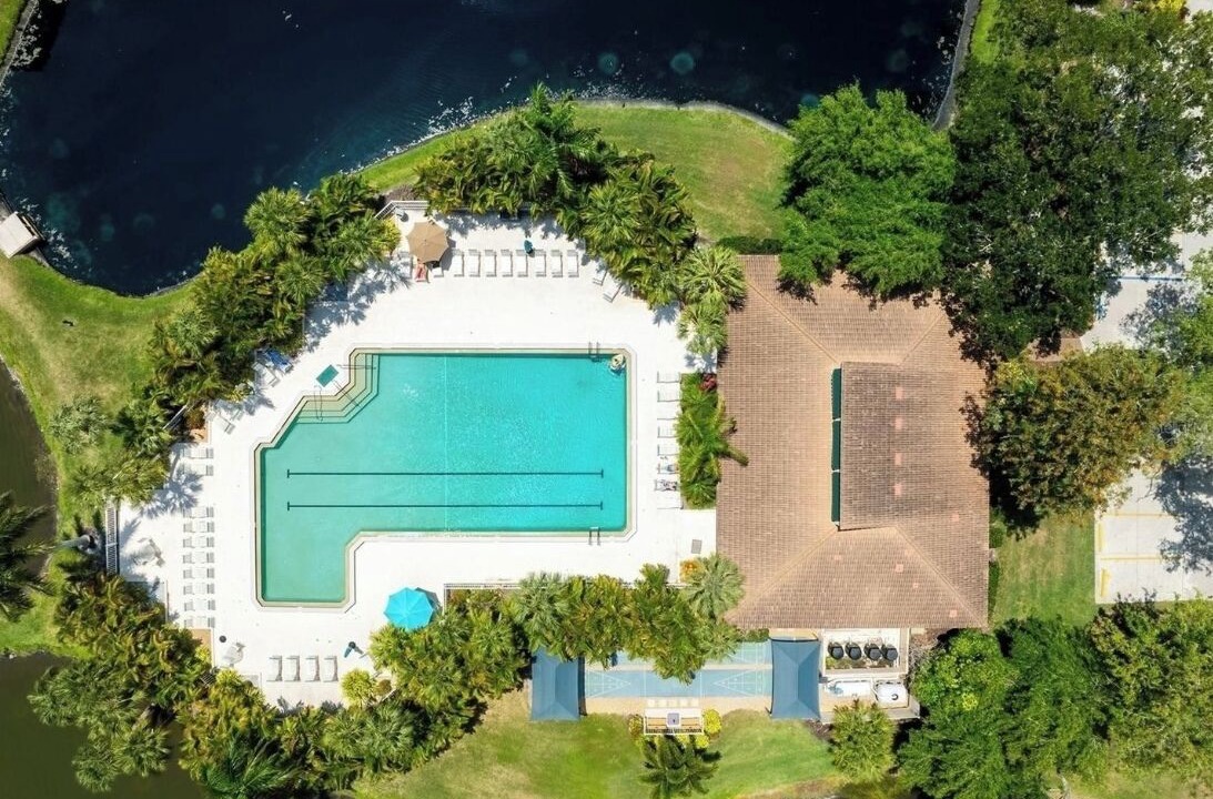 Photo of Outdoor in Gulf Gate Estates