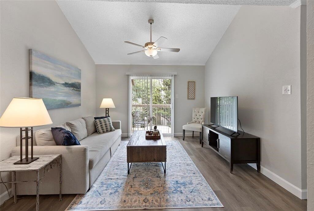 Photo of Livingroom in Westchase
