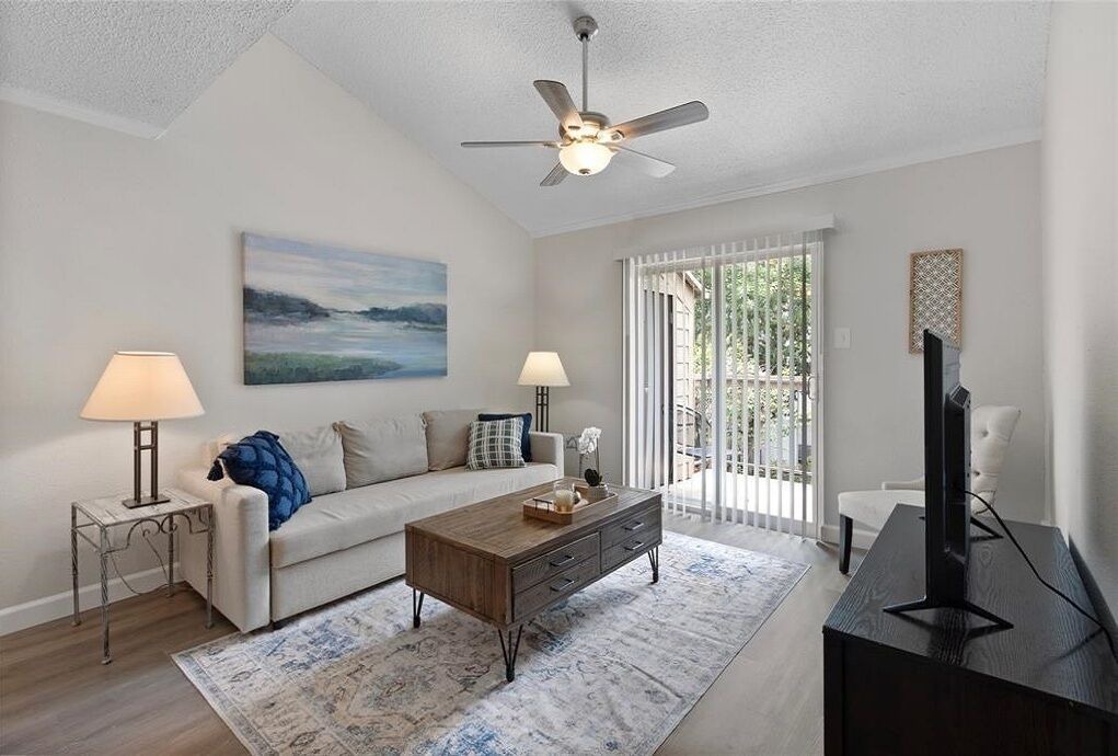 Photo of Livingroom in Westchase