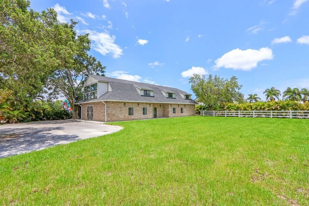 Photo of Outdoor in Jupiter Farms