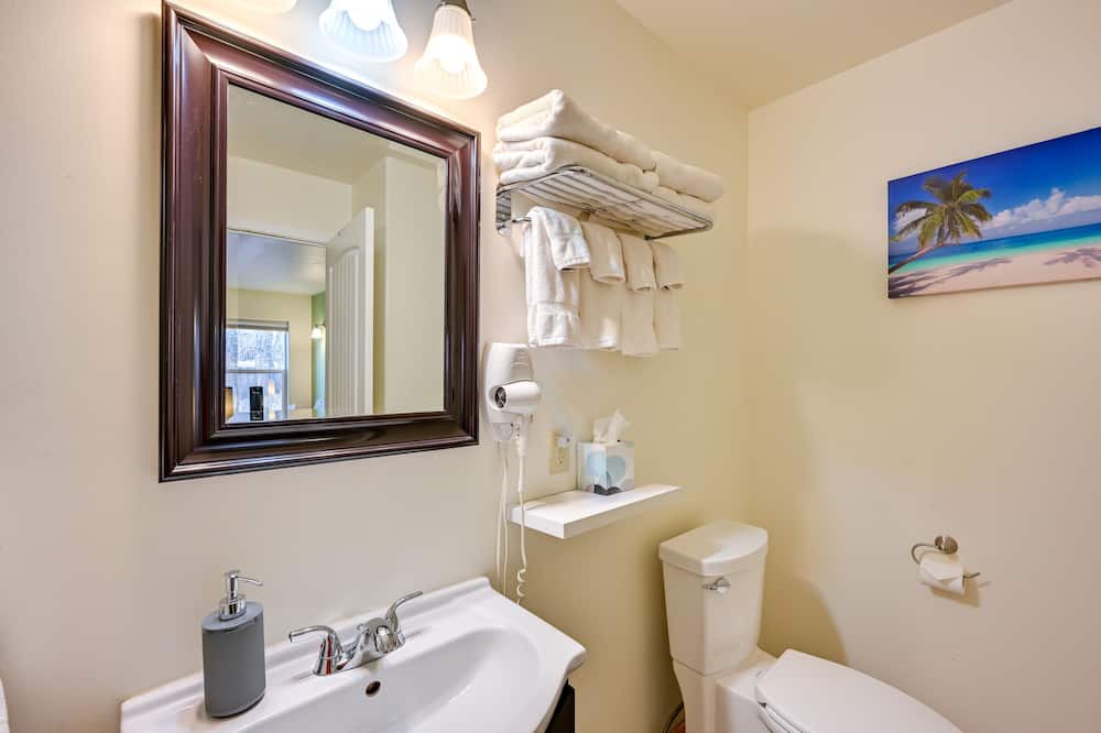 Photo of Bathroom in Crestone