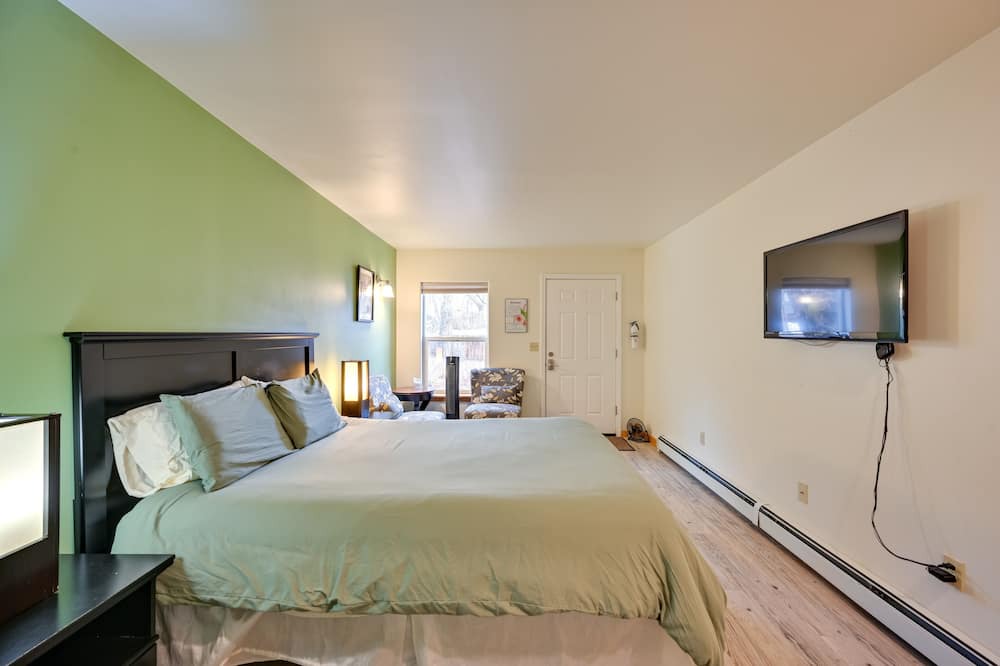 Photo of Bedroom in Crestone