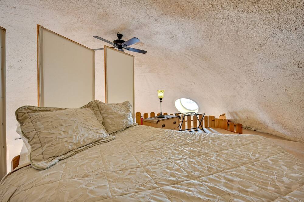 Photo of Bedroom in Crestone