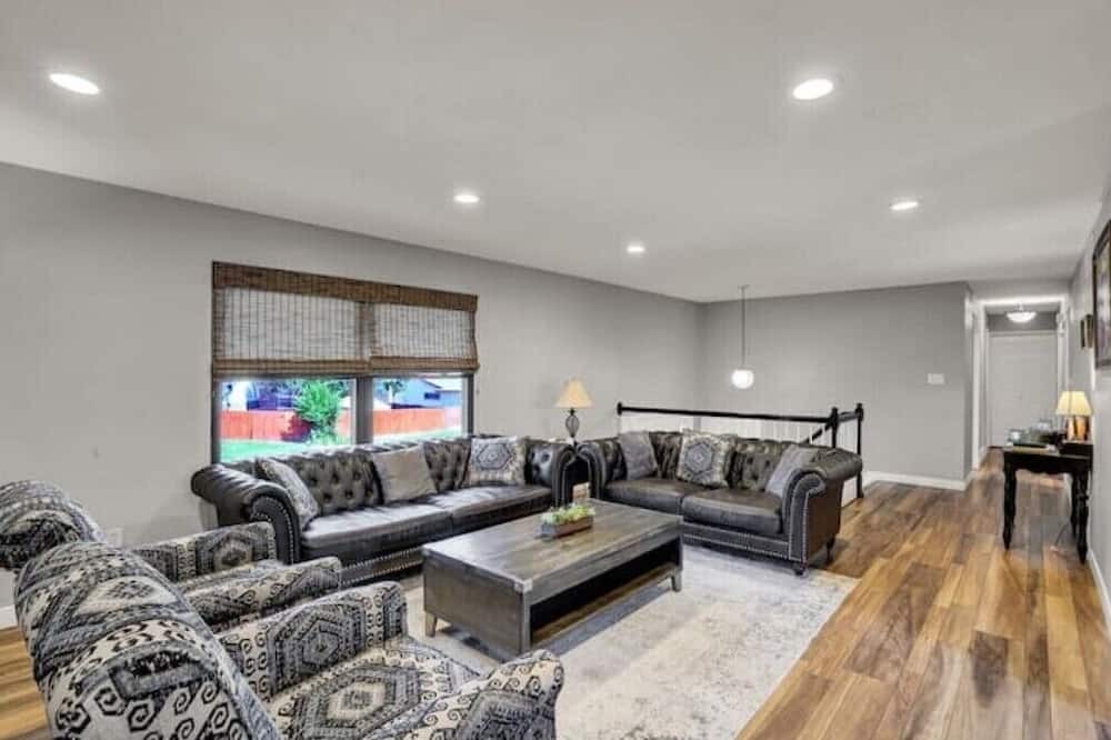 Photo of Livingroom in Village Seven