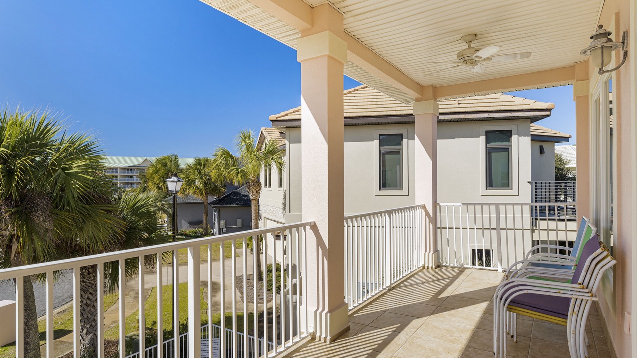 Photo of Patio Balcony in Avalon Beach Estates