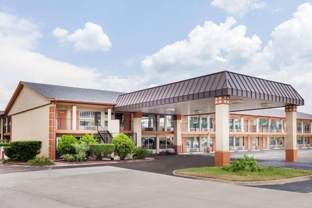 Photo of Buildings in Longview