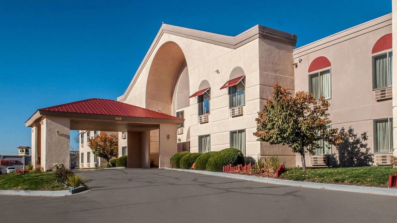 Photo of Buildings in Farmington