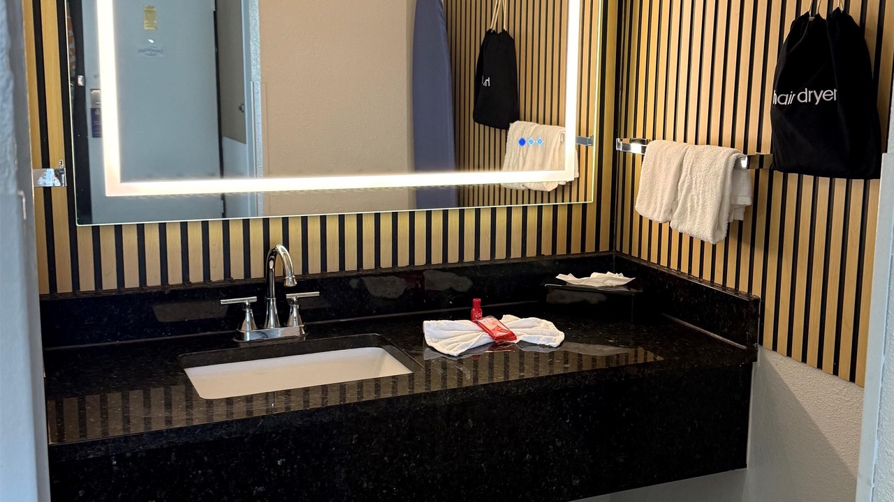 Photo of Bedroom in Las Colinas