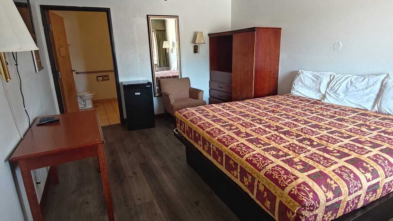 Photo of Bedroom in Trumbull Village