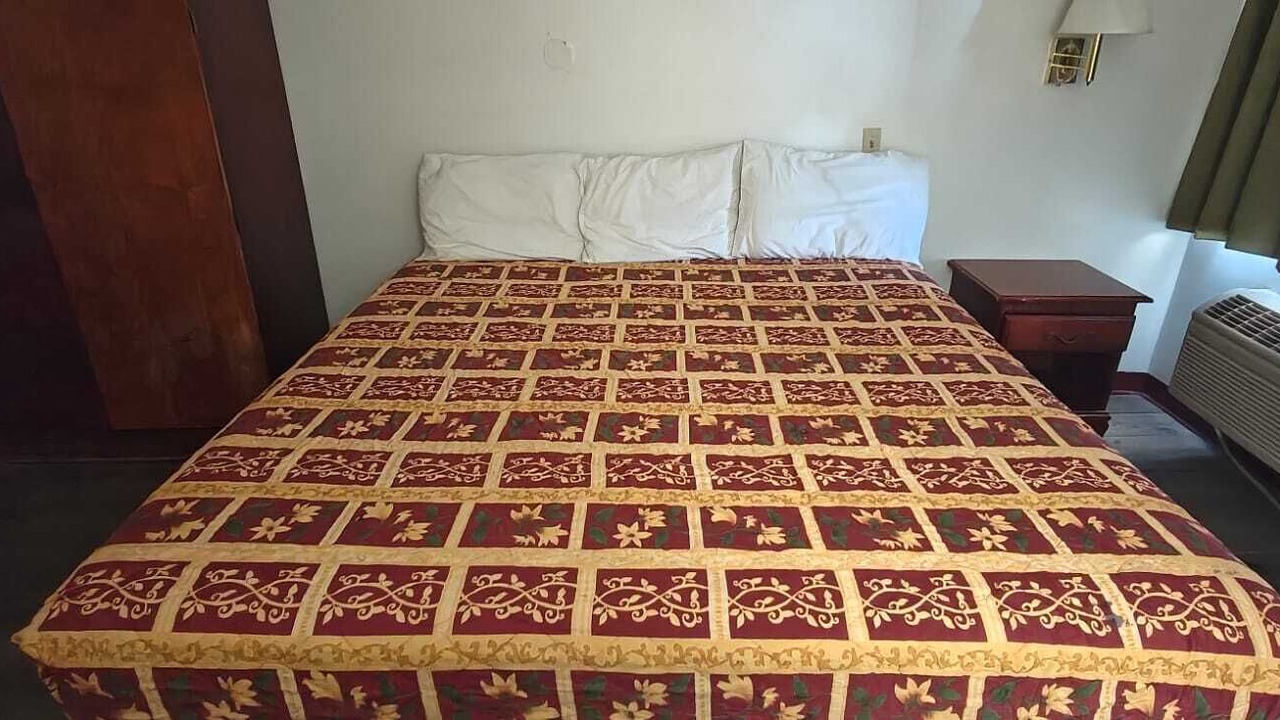 Photo of Bedroom in Trumbull Village